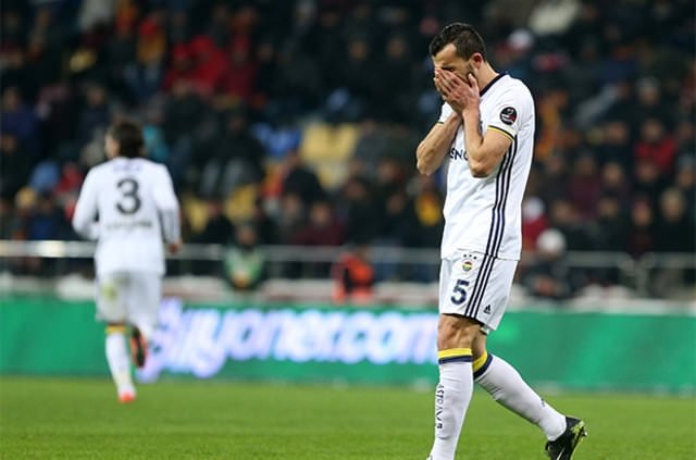 Fenerbahçeli yöneticilerden futbolculara olay suçlama!