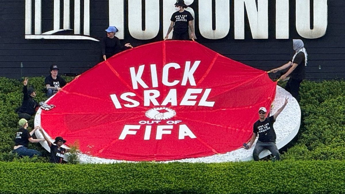 Kanada'da FIFA'ya İsrail protestosu!