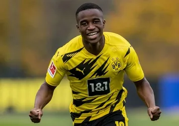 Dortmund kaybetti! Moukoko tarihe geçti