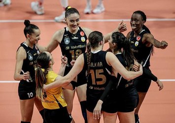 VakıfBank set vermeden çeyrek finalde!