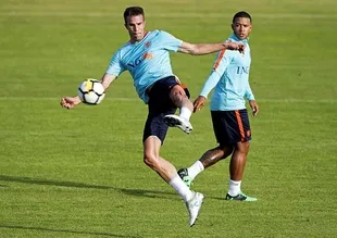 Robin van Persie 60 günde 1 sakat