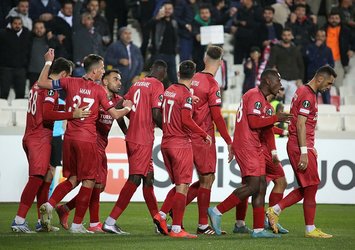 Sivasspor 3 puanı 3 golle aldı!