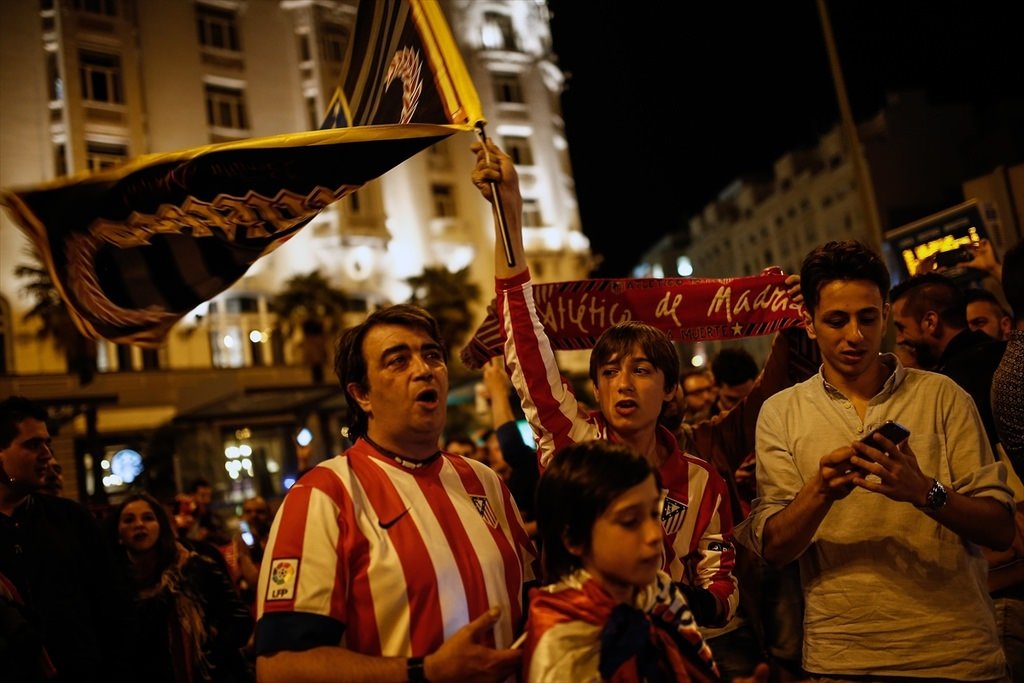 Atletico Madrid taraftarının final sevinci