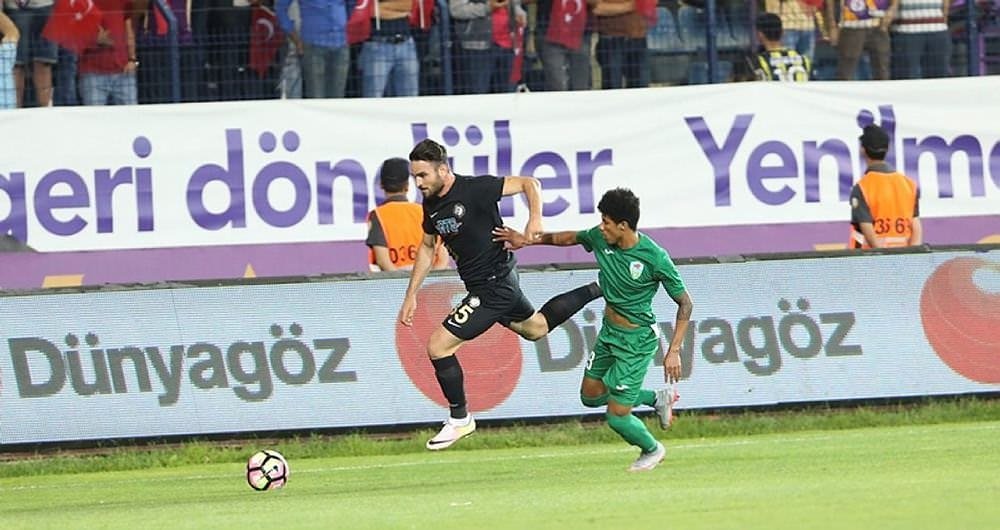 Osmanlıspor maçında anlamalı pankart