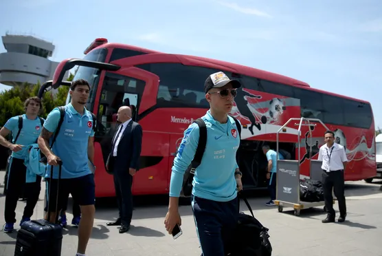 Fenerbahçe'den Emre Mor'a teklif