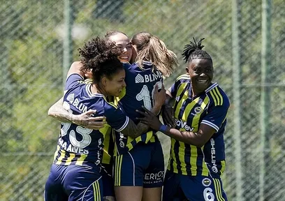 Turkcell Kadın Futbol Süper Ligi’nde şampiyon Fenerbahçe Arsavev!