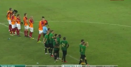 Gomis’in kaçırdığı pozisyon öncesinde ilginç an!