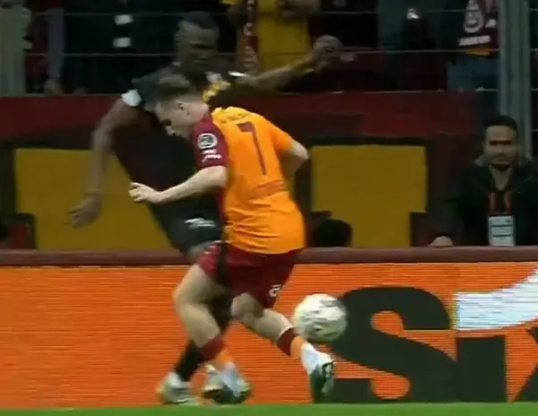 Galatasaray - Kayserispor maçında penaltı kararı! İşte o pozisyon - 3