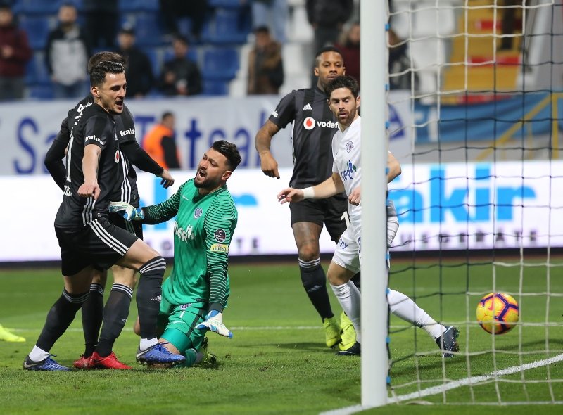 Kasımpaşa - Beşiktaş maçından kareler