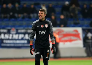 Muslera'dan yönetime mesaj