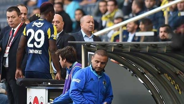 Advocaat’ın Emenike yorumu: Ne yaptığı umurumda değil