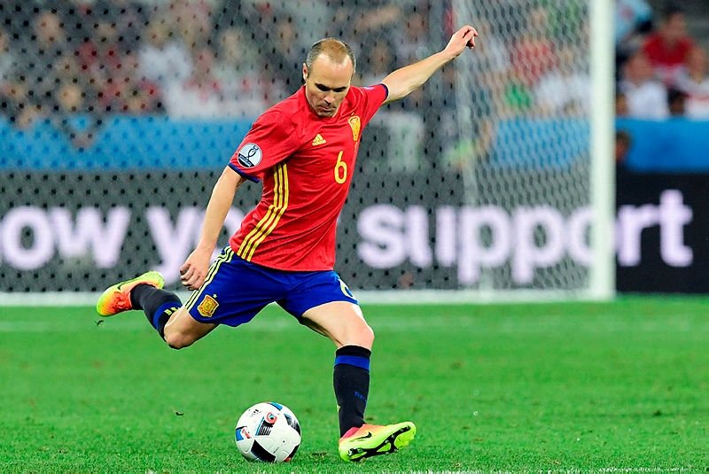 Ronaldo, Messi ve Neymar’a fark attı!