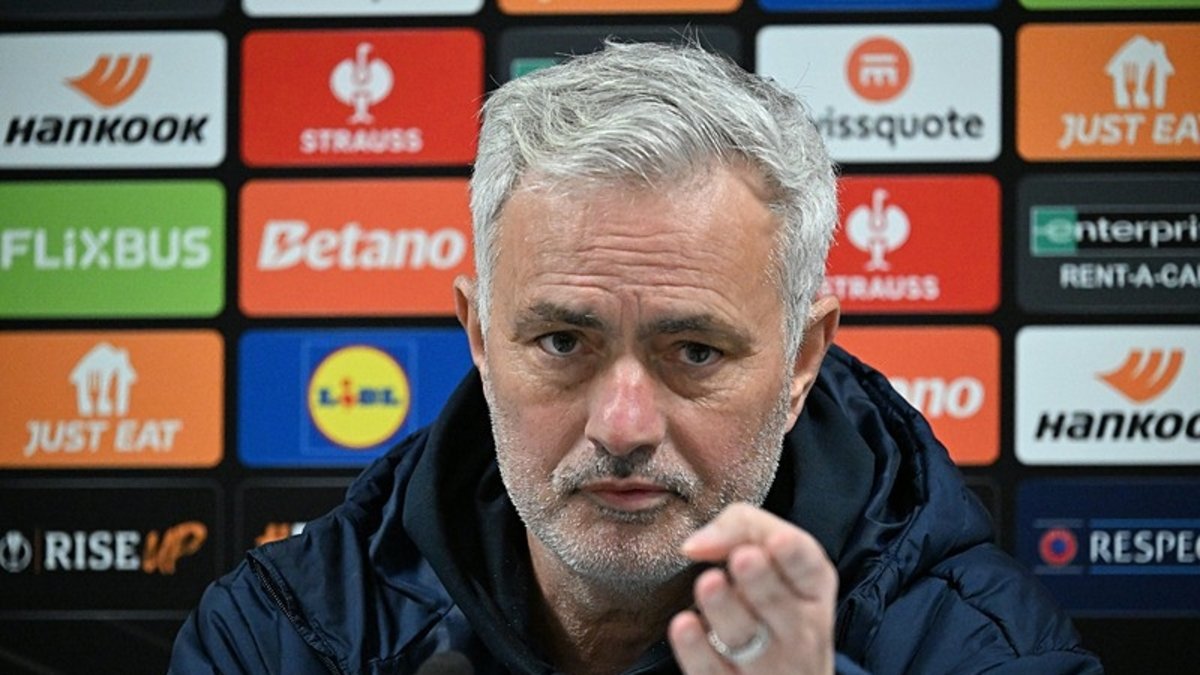 TRANSFER HABERLERİ | Jose Mourinho eski öğrencisinin peşinde! Yeni kaleci... TRANSFER HABERLERİ | Jose Mourinho eski öğrencisinin peşinde! Yeni kaleci...