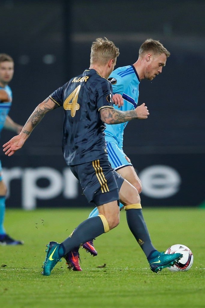 Feyenoord - Fenerbahçe mücadelesinden kareler