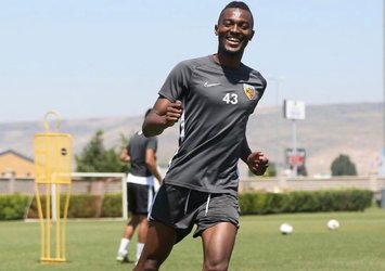 Mensah'tan Nwakaeme'ye tebrik!