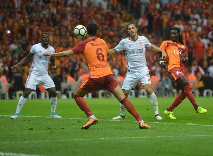 Yazarlardan Galatasaray yorumu
