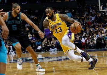 Lakers'ta çifte "triple double"