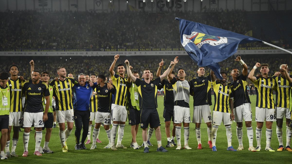 Spor yazarları Fenerbahçe-Feyenoord maçını değerlendirdi:  Farklı seviyede... Spor yazarları Fenerbahçe-Feyenoord maçını değerlendirdi:  Farklı seviyede...
