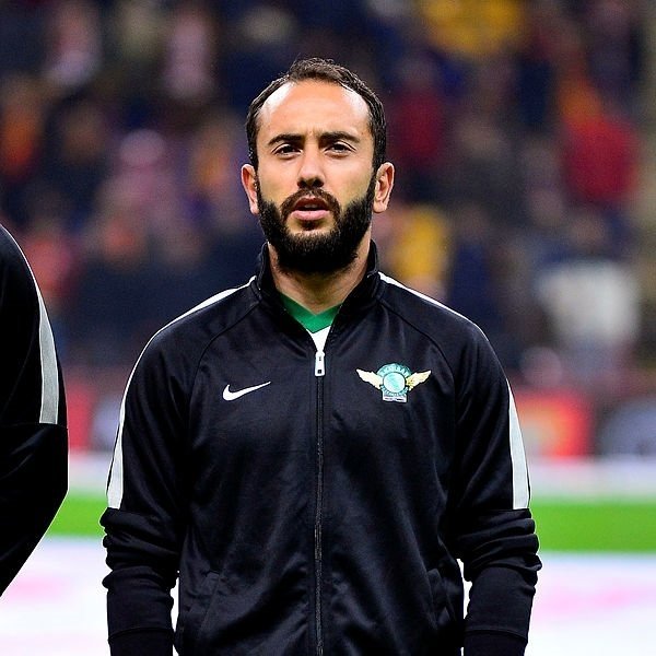 Ünlü futbolcular ve lüks otomobilleri