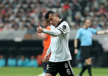 Gary Medel de yolculuğa hazır