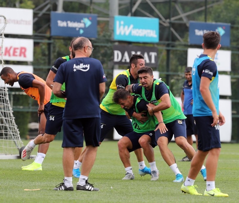 Fenerbahçe’de 4 transfer 2 ayrılık