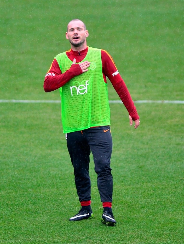 Sneijder transfer iddialarına cevap verdi