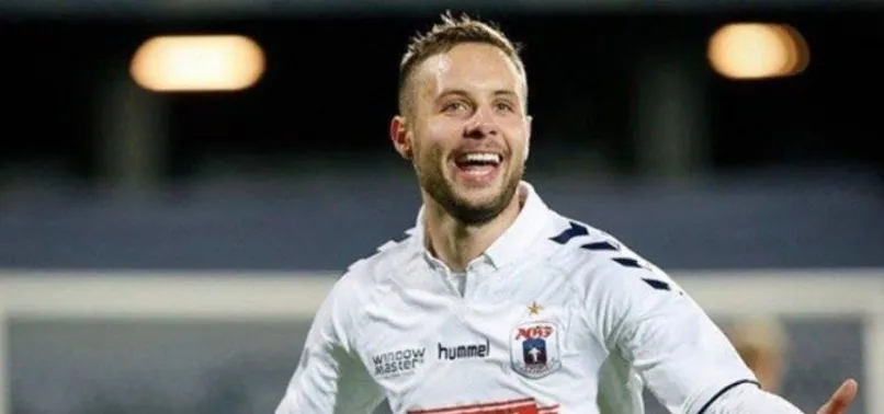 Casper Hojer bir adım önde