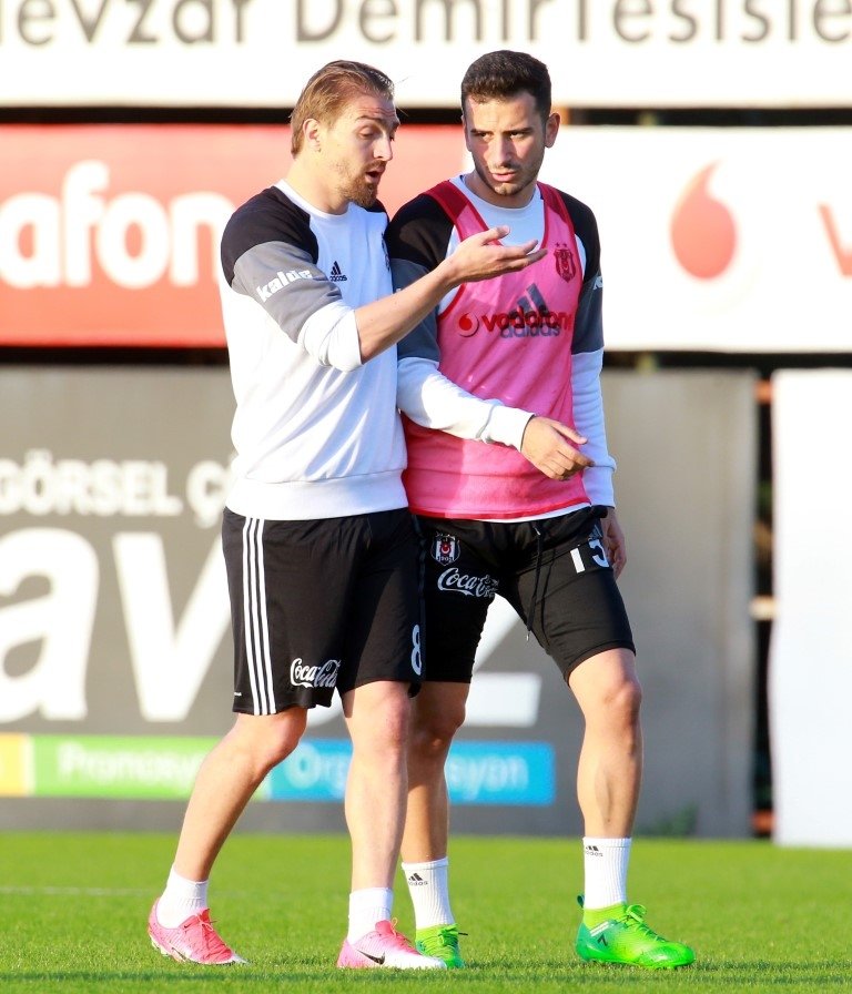 Caner Erkin ile Ersan Gülüm arasında gerginlik