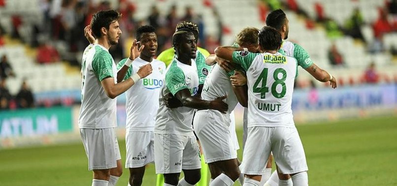 Bursaspor evinde Göztepe'ye üstün