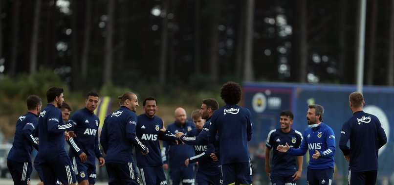 Fenerbahçe'de Lemos ilk idmanına çıktı