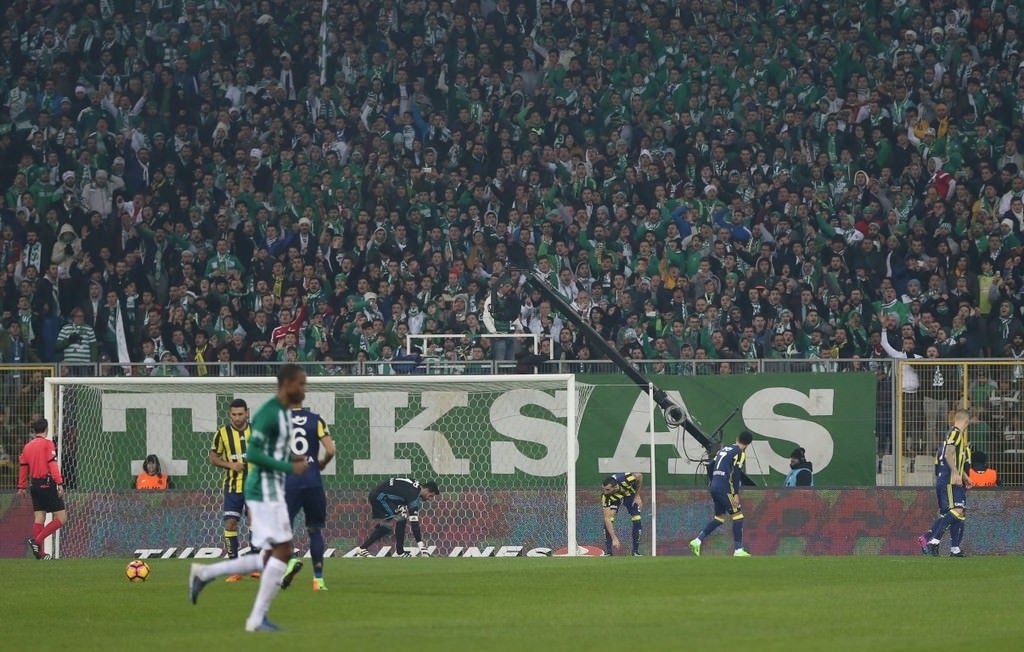 Bursaspor-Fenerbahçe karşılaşmasından kareler