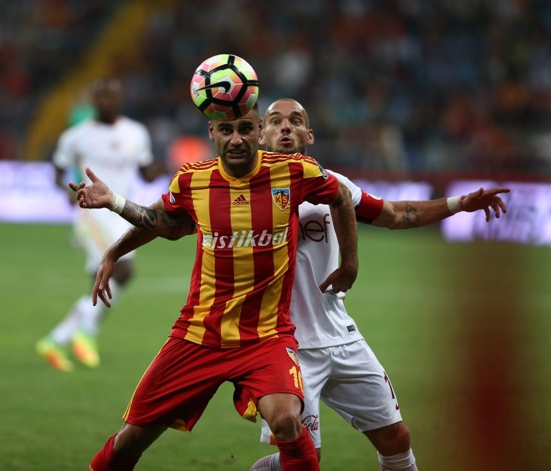 Galatasaray Deniz Türüç ile anlaştı