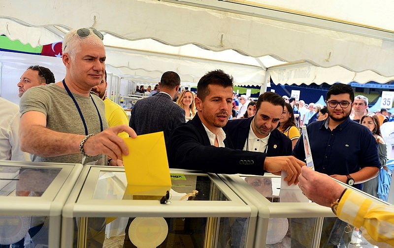 Emre Belözoğlu da oyunu kullandı