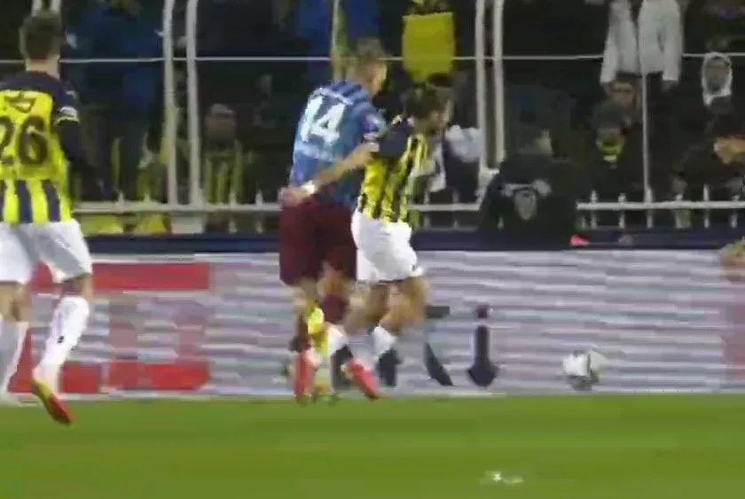 Trabzonspor Fenerbahçe maçında penaltı bekledi! İşte o pozisyon - 2
