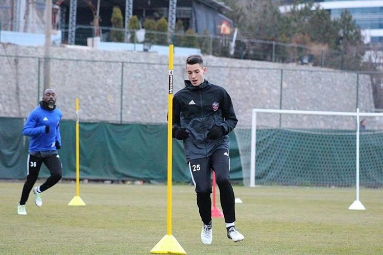Trabzonspor, Tayyib Talha Sanuç’un peşinde