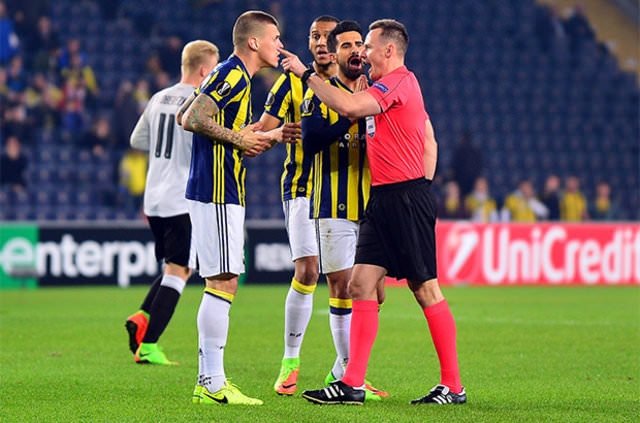 Skrtel sosyal medyayı salladı!