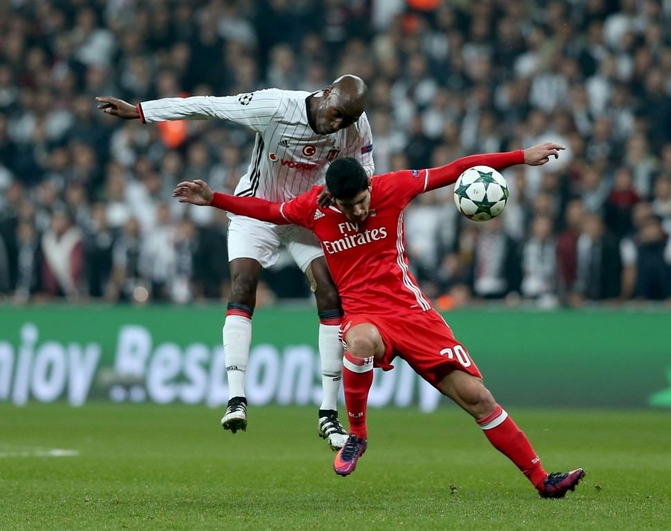 Beşiktaş-Benfica mücadelesinden kareler