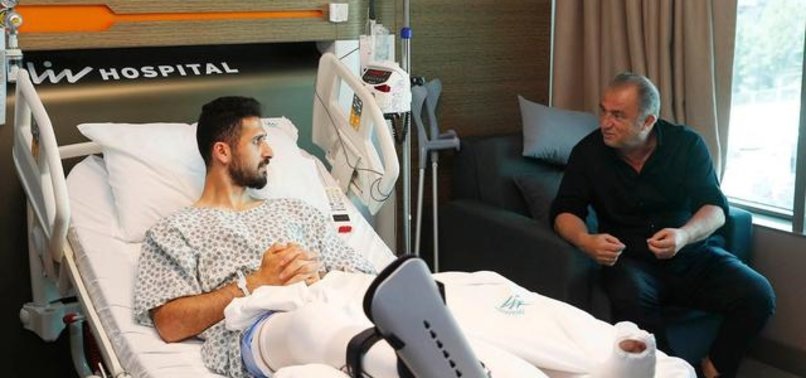 Fatih Terim'den Emre Akbaba'ya ziyaret