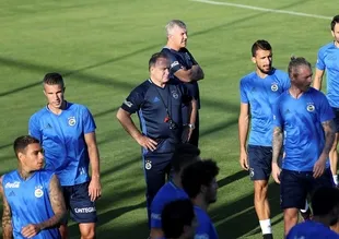 F.Bahçe Advocaat yönetiminde çalıştı