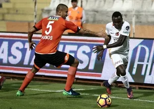 Galatasaray, Adana'da kendini buldu