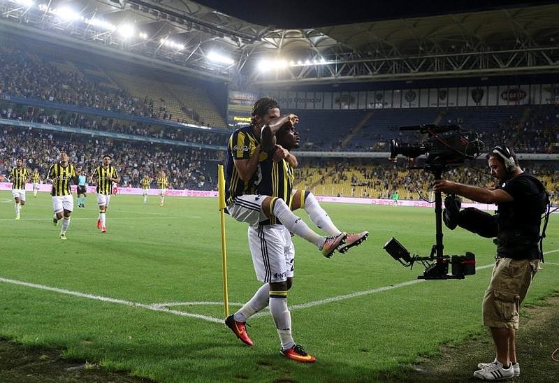 F.Bahçe taraftarından FETÖ tepkisi