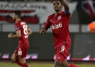 G.Saray Eto'o ile görüşmelere başladı