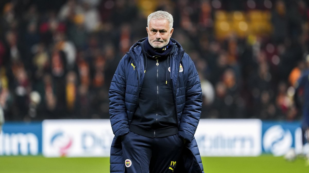 FENERBAHÇE HABERİ: Mourinho'dan flaş karar! O isim ilk 11'e dönüyor FENERBAHÇE HABERİ: Mourinho'dan flaş karar! O isim ilk 11'e dönüyor