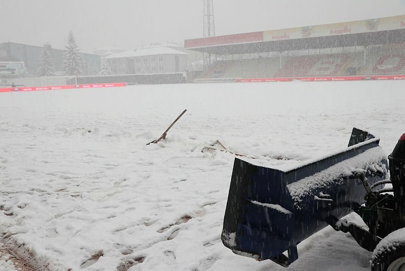 Bolu’da saha beyaza büründü!