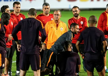 Galatasaray kampa girdi
