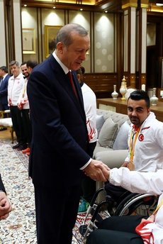 Erdoğan, Rio 2016 Paralimpik Olimpiyatları'nda madalya alan sporcuları kabul etti
