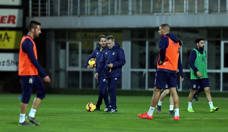 Fenerbahçe’de yıldız isim kadro dışı!