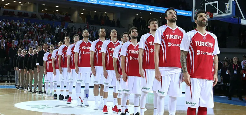 Potada milliler final bileti için sahada