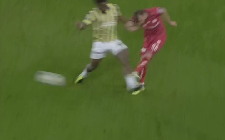 Fenerbahçe - Sivasspor maçında kırmızı kart çıktı! İşte o pozisyon... - 3