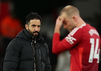 MANU evinde Newcastle'ye boyun eğdi!